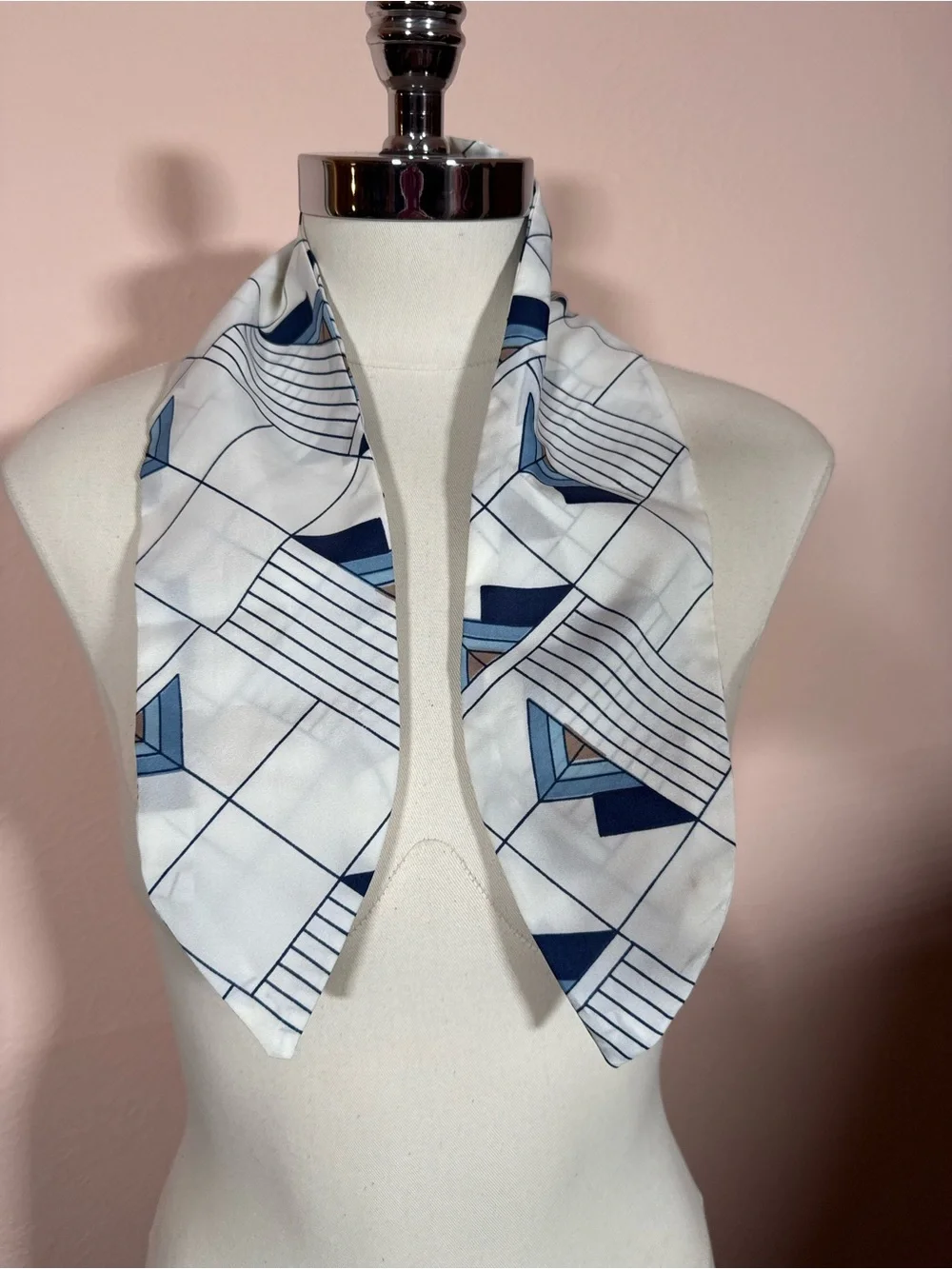 Vintage 1960's Retro Art deco blue white geometric Nautical Bow neck scarf crava